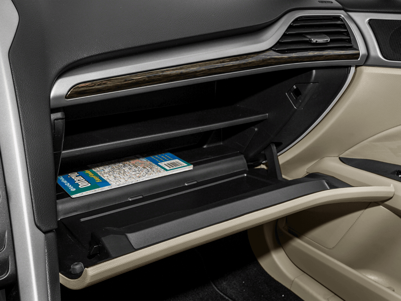 2016 Ford Fusion 4dr Sdn Titanium Hybrid FWD - Interior Glove Box