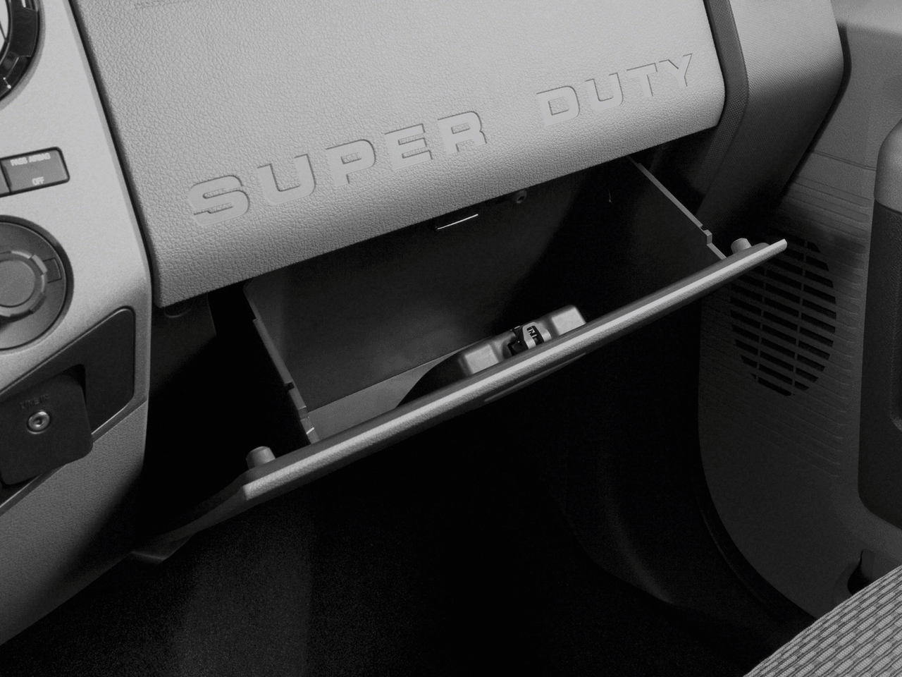 2016 Ford Super Duty F-350 SRW 4WD SuperCab 142" XLT - Interior Glove Box