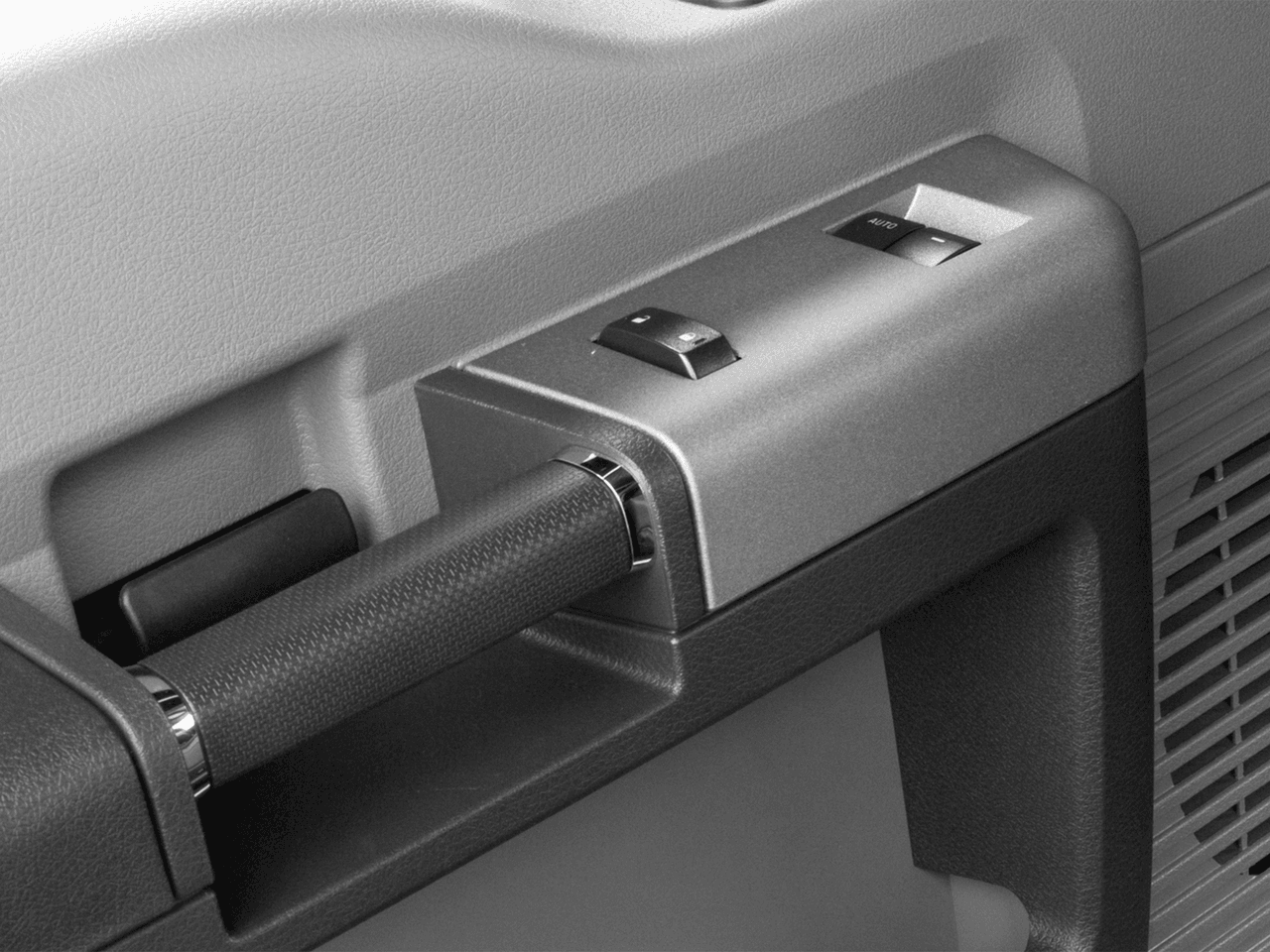 2016 Ford Super Duty F-250 SRW 4WD SuperCab 142" Lariat - Interior Driver's Door, Interior Controls Feature