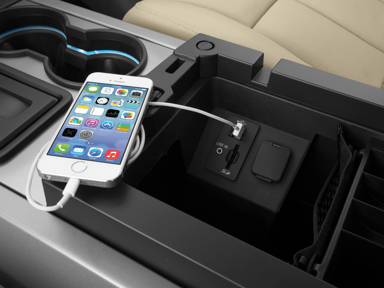 2016 Ford Expedition EL 2WD 4dr XLT - Interior iPod/MP3 Dock with Player