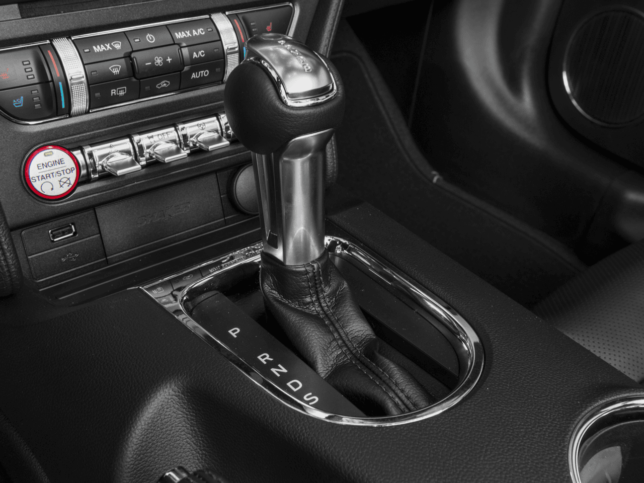 2016 Ford Mustang 2dr Conv GT Premium - Interior Gear Shift Feature