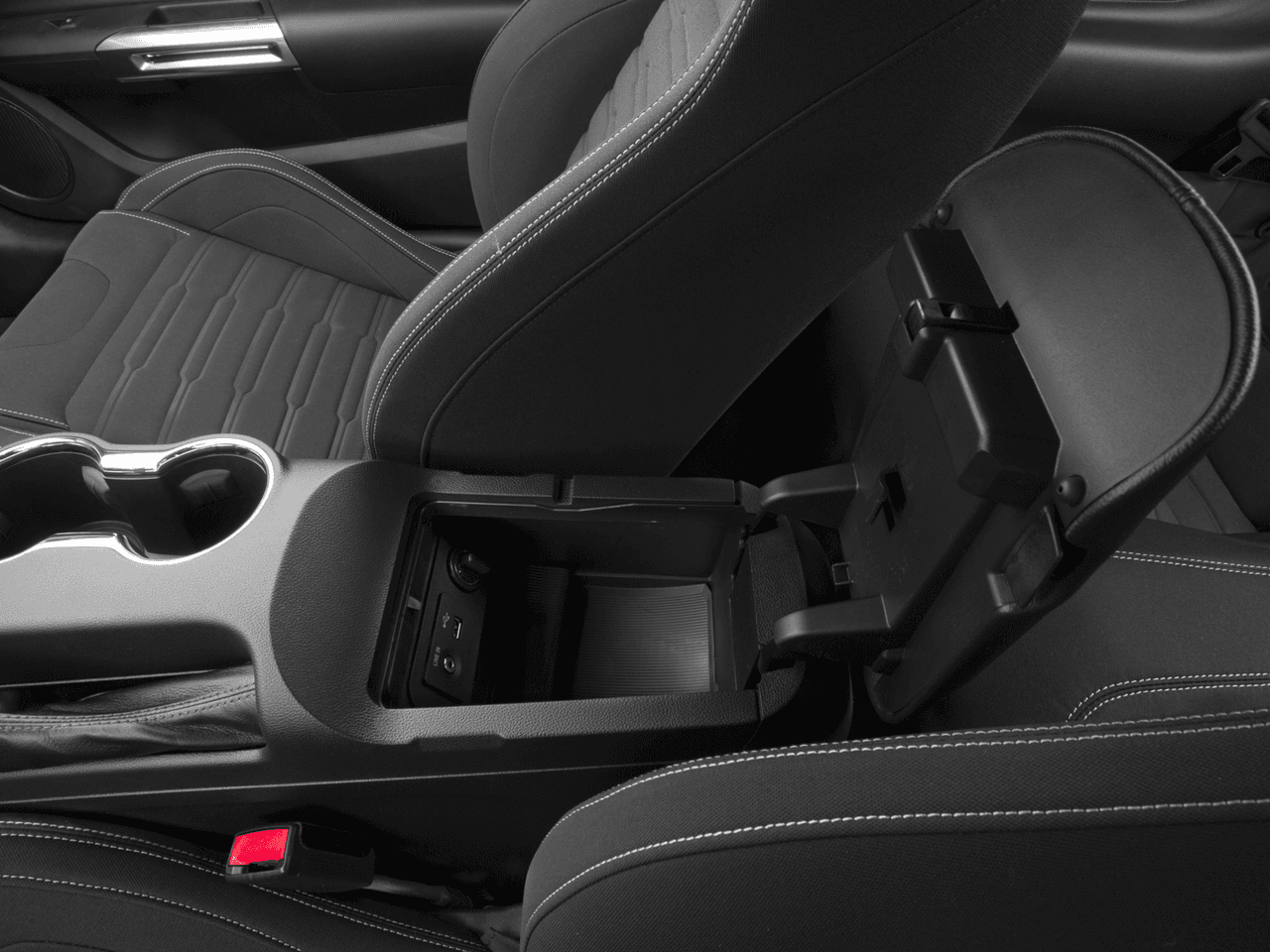 2016 Ford Mustang 2dr Fastback GT Premium - Interior Center Storage Console