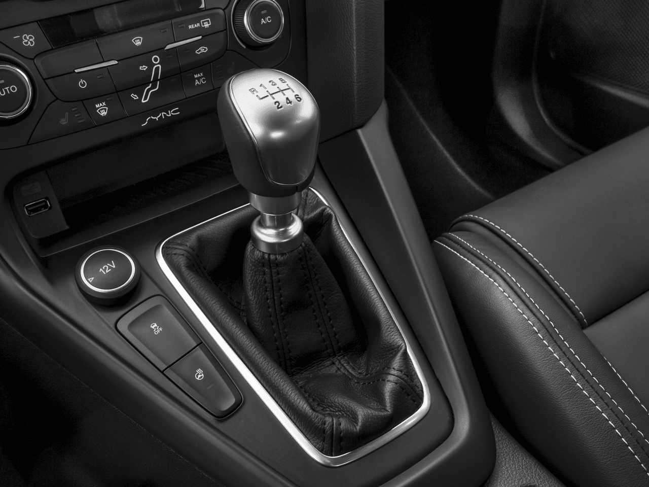 2016 Ford Focus 5dr HB ST - Interior Gear Shift Feature