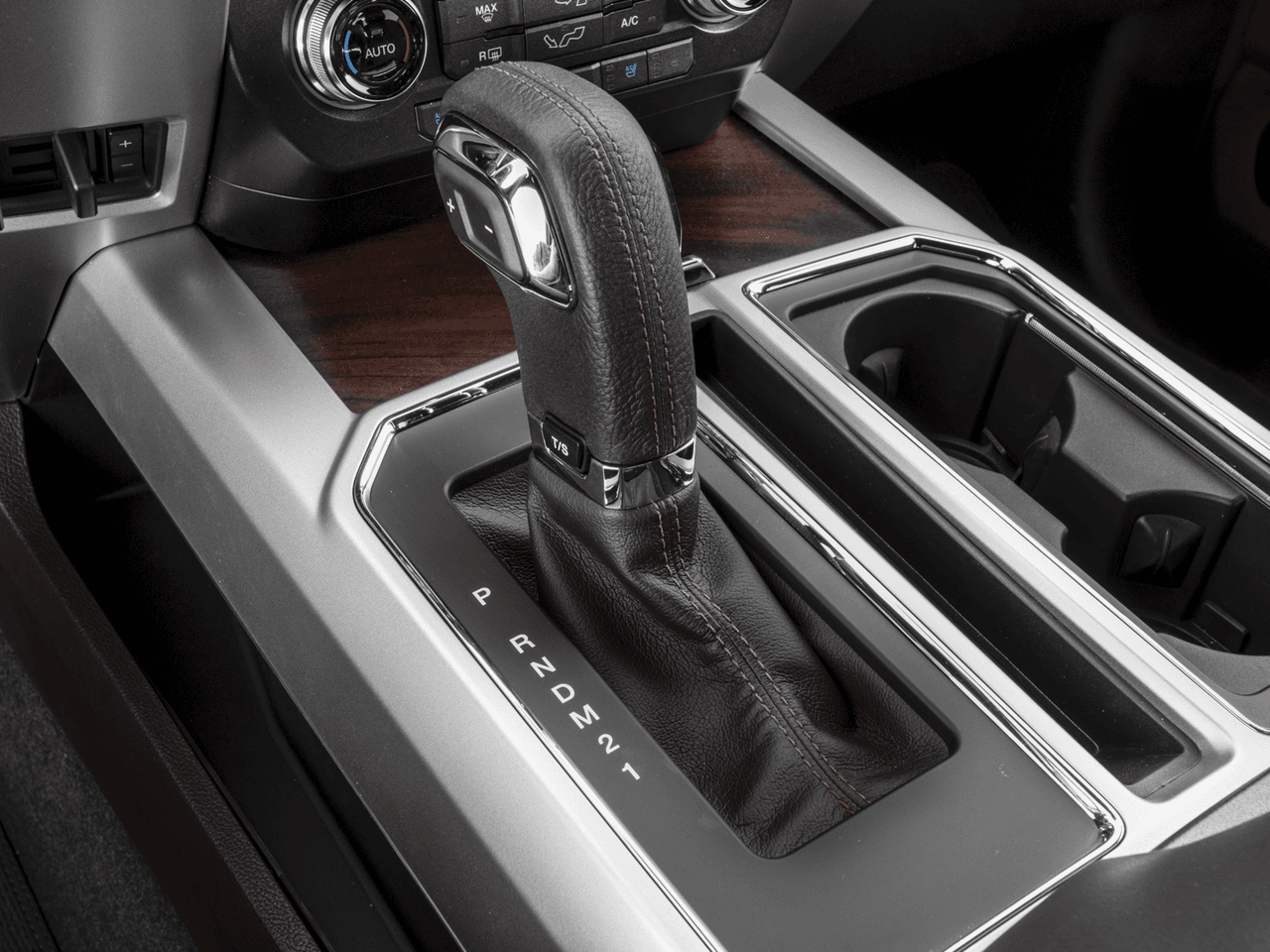 2016 Ford F-150 2WD SuperCrew 157" King Ranch - Interior Gear Shift Feature