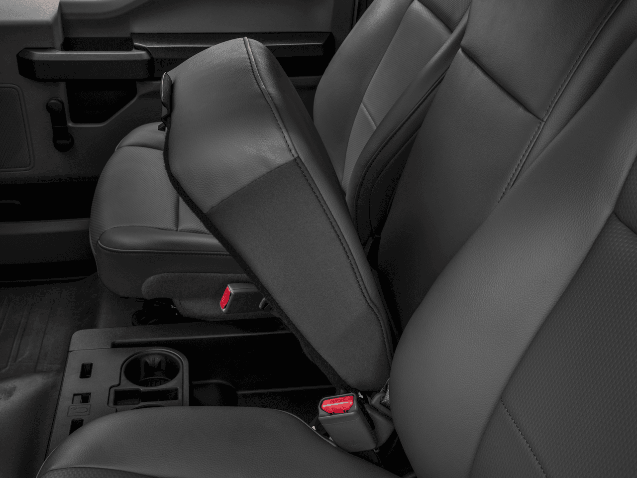 2016 Ford F-150 4WD Reg Cab 122.5" XL - Interior Center Storage Console