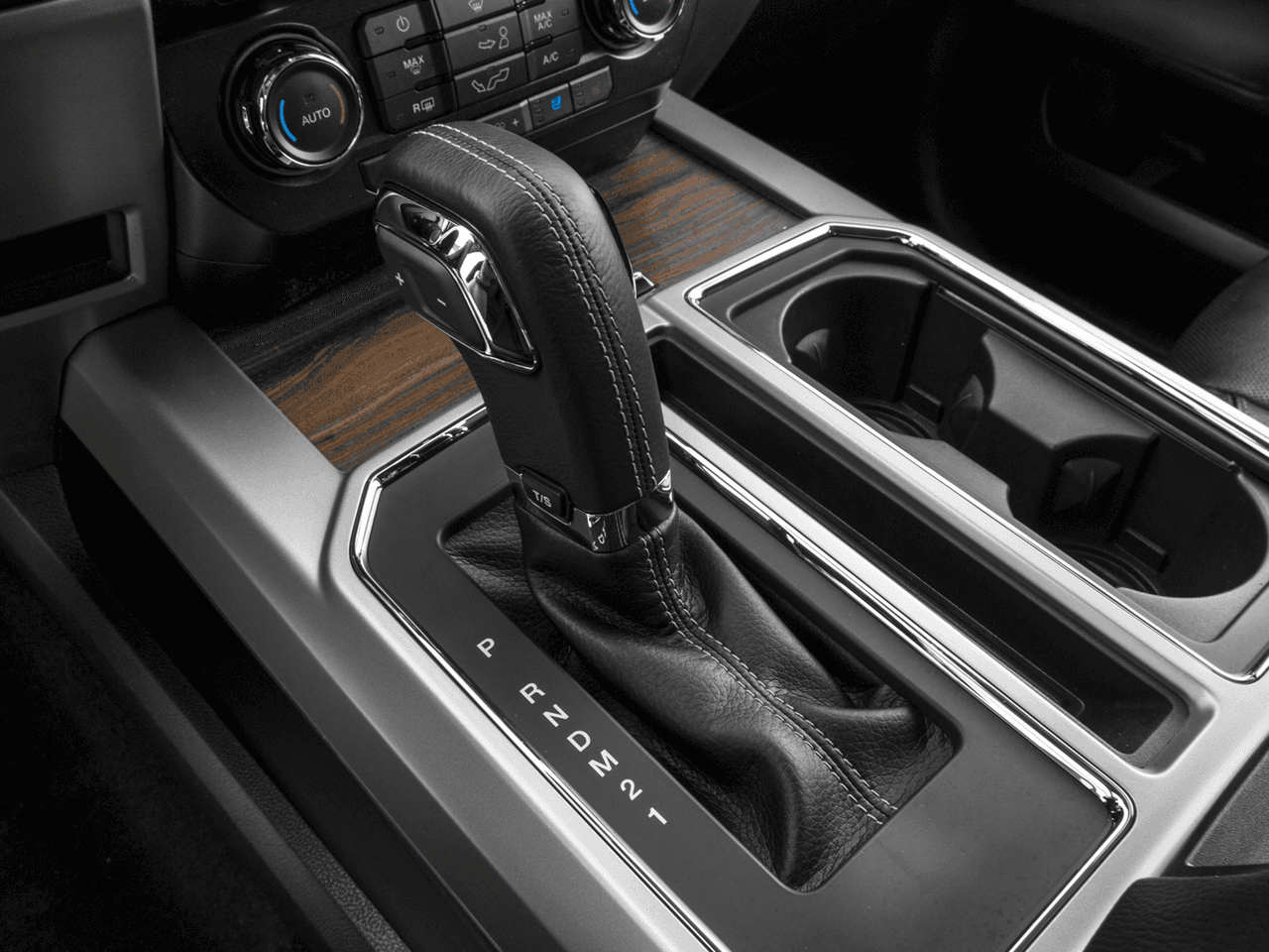 2016 Ford F-150 4WD SuperCab 145" Lariat - Interior Gear Shift Feature