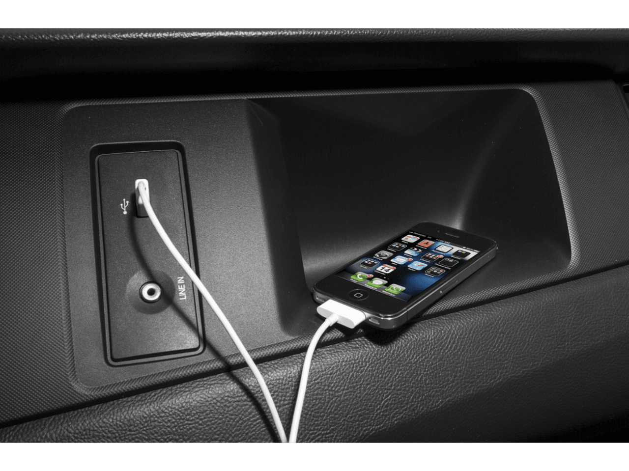 2016 Ford Sedan Police Interceptor 4dr Sdn FWD - Interior iPod/MP3 Dock with Player