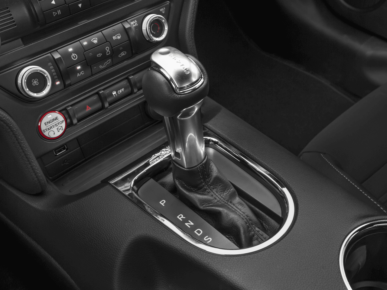 2017 Ford Mustang V6 Fastback - Interior Gear Shift Feature