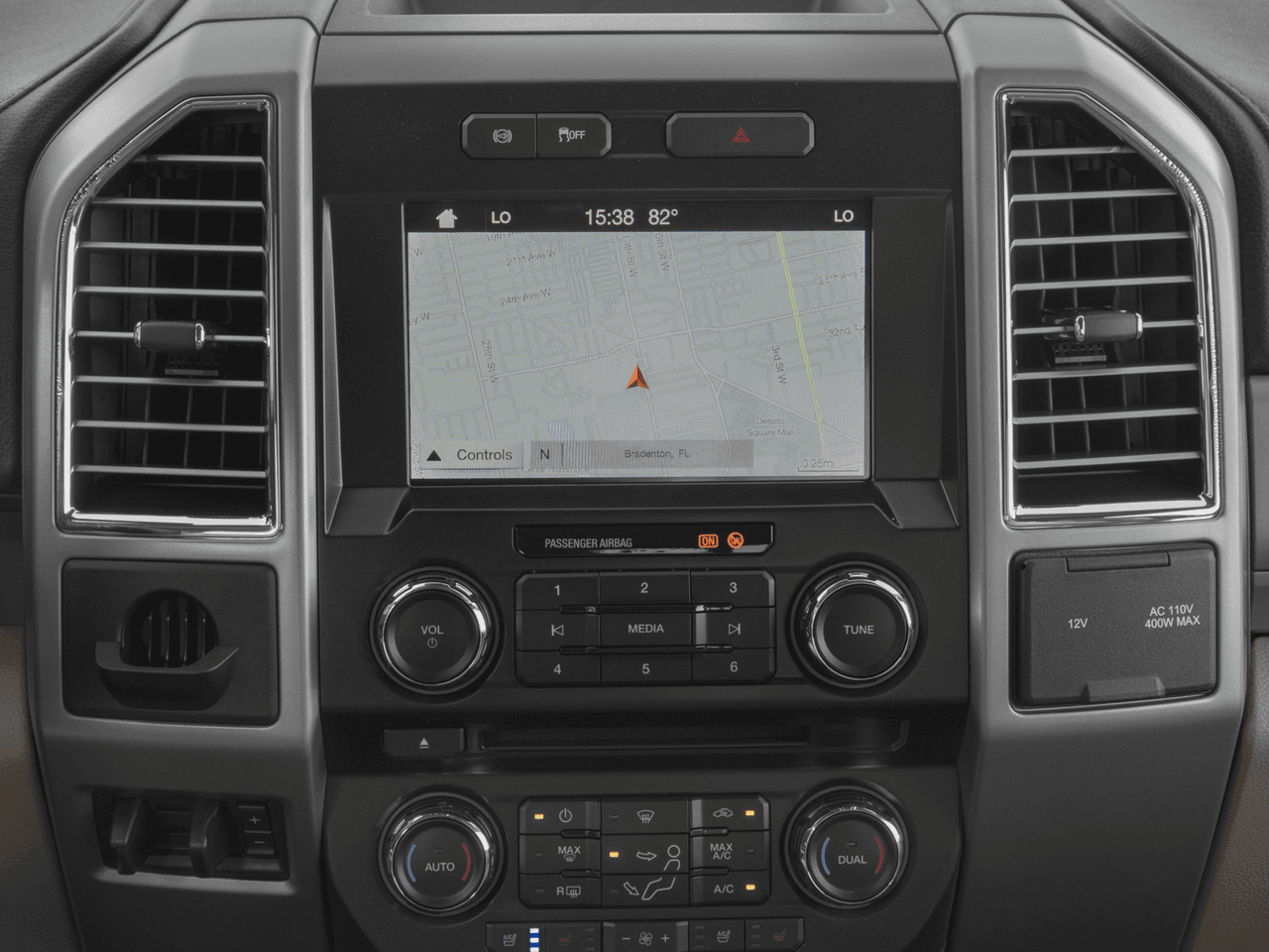 2017 Ford Super Duty F-350 DRW Lariat 2WD Crew Cab 8' Box - Interior Navigation System