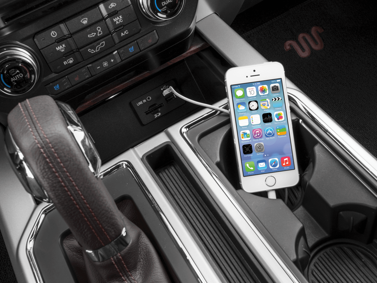 2017 Ford F-150 King Ranch 4WD SuperCrew 6.5' Box - Interior iPod/MP3 Dock with Player