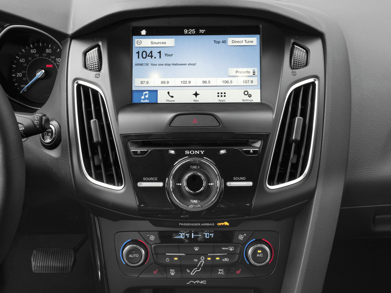 2017 Ford Focus Titanium Hatch - Interior Stereo System