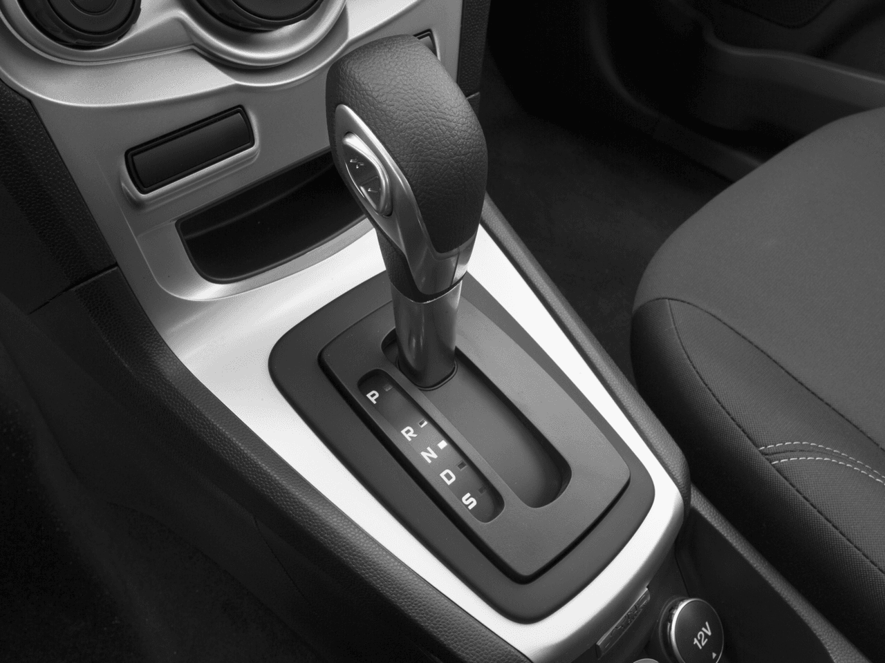 2017 Ford Fiesta S Hatch - Interior Gear Shift Feature