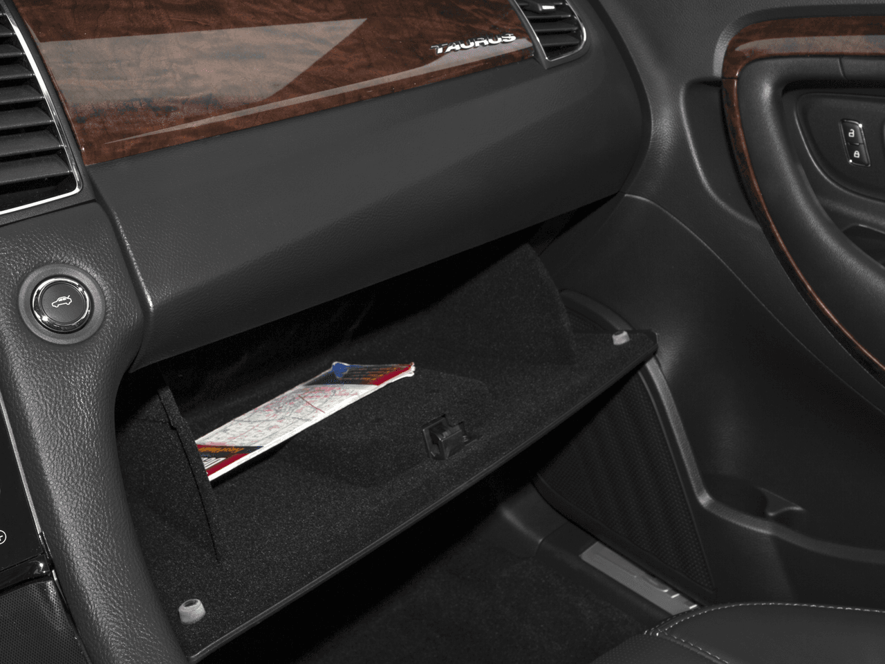 2017 Ford Taurus Limited FWD - Interior Glove Box