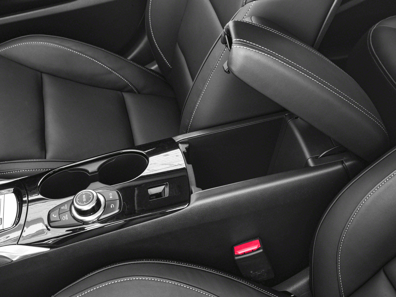 2018 INFINITI QX30 Premium - Interior Center Storage Console