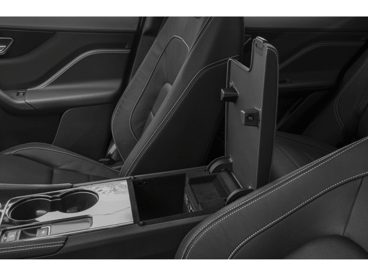 2018 Jaguar F-PACE 35t R-Sport - Interior Center Storage Console