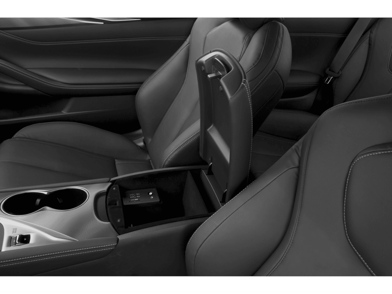 2018 INFINITI Q60 3.0t LUXE - Interior Center Storage Console