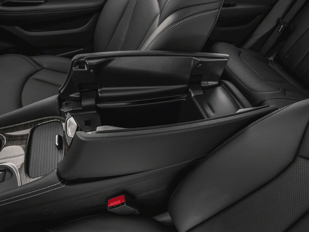 2018 Buick Envision Premium - Interior Center Storage Console