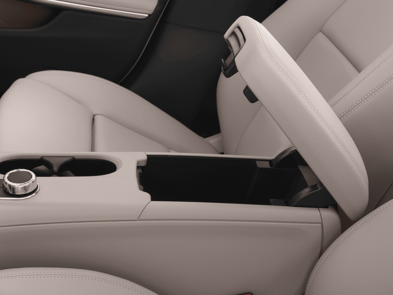 2018 Mercedes-Benz CLA CLA 250 - Interior Center Storage Console