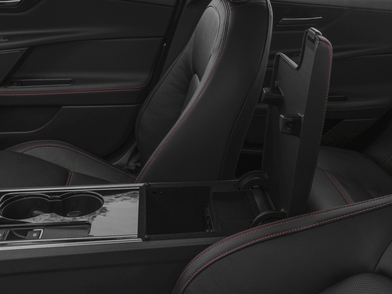 2018 Jaguar XE 20d Premium - Interior Center Storage Console