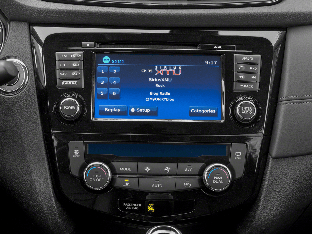 2018 Nissan Rogue SV Hybrid - Interior Stereo System