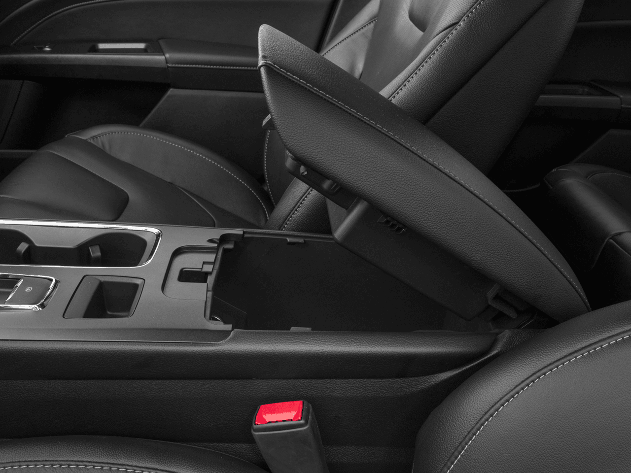 2018 Ford Fusion Titanium AWD - Interior Center Storage Console