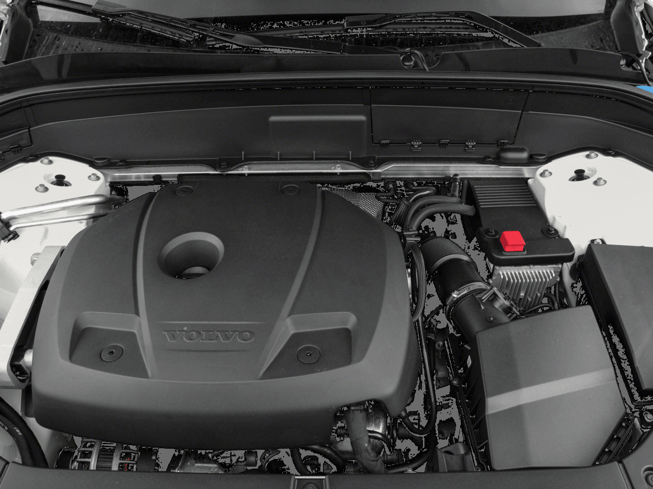 2018 Volvo XC90 Momentum - Interior Engine Shot Feature