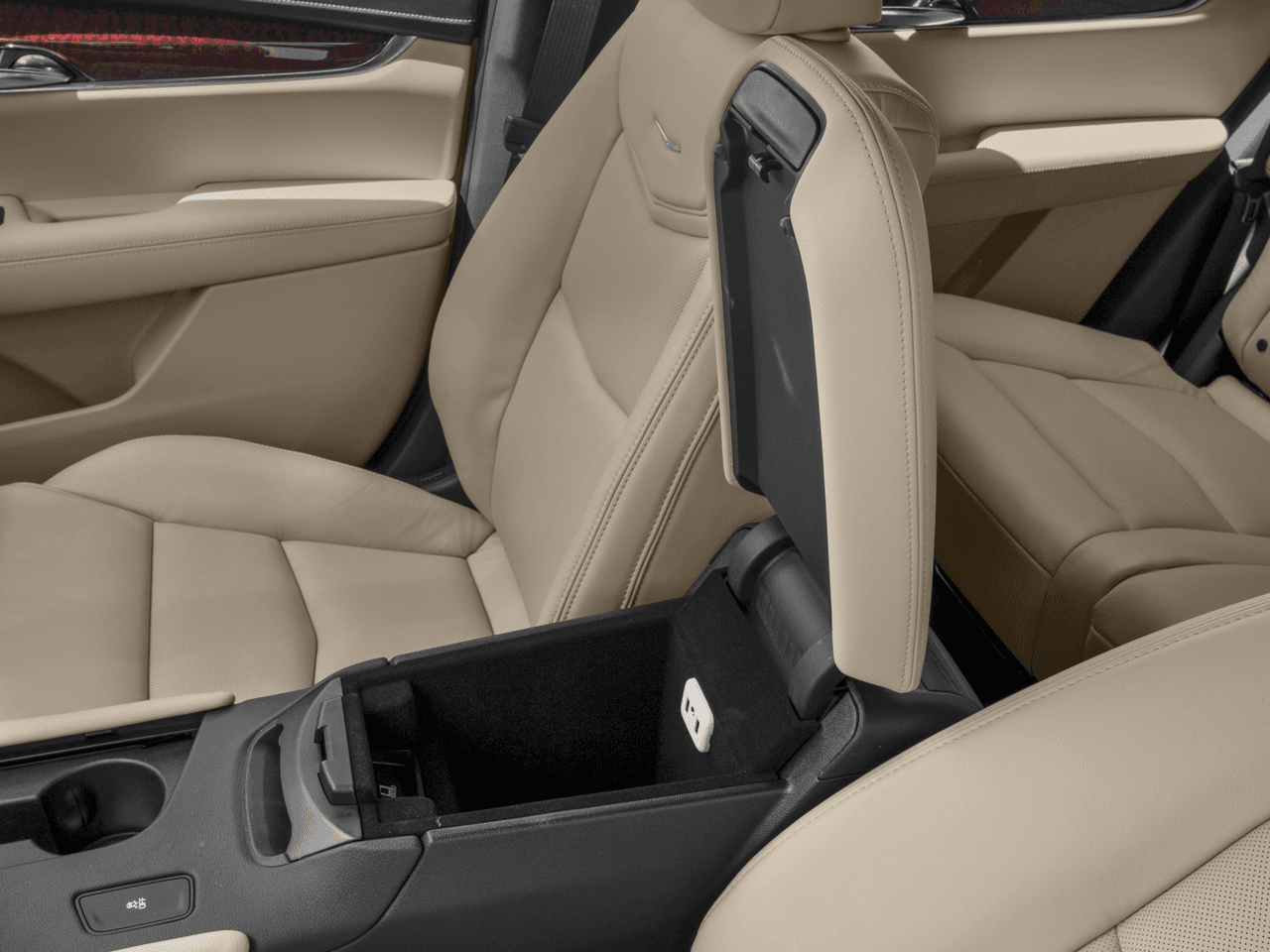 2018 Cadillac XT5 Luxury FWD - Interior Center Storage Console