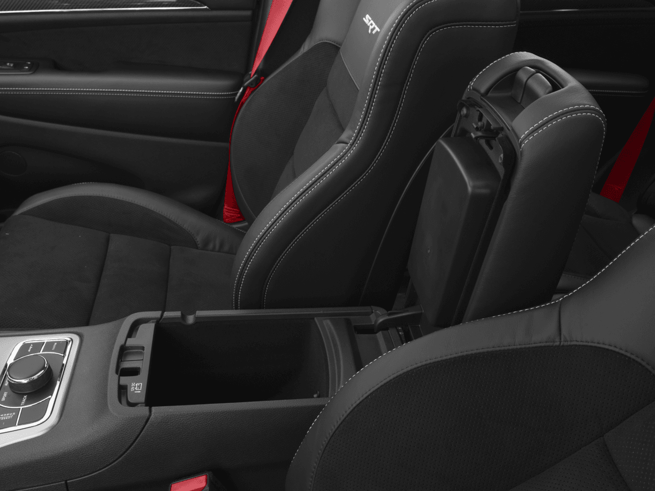 2018 Jeep Grand Cherokee SRT - Interior Center Storage Console