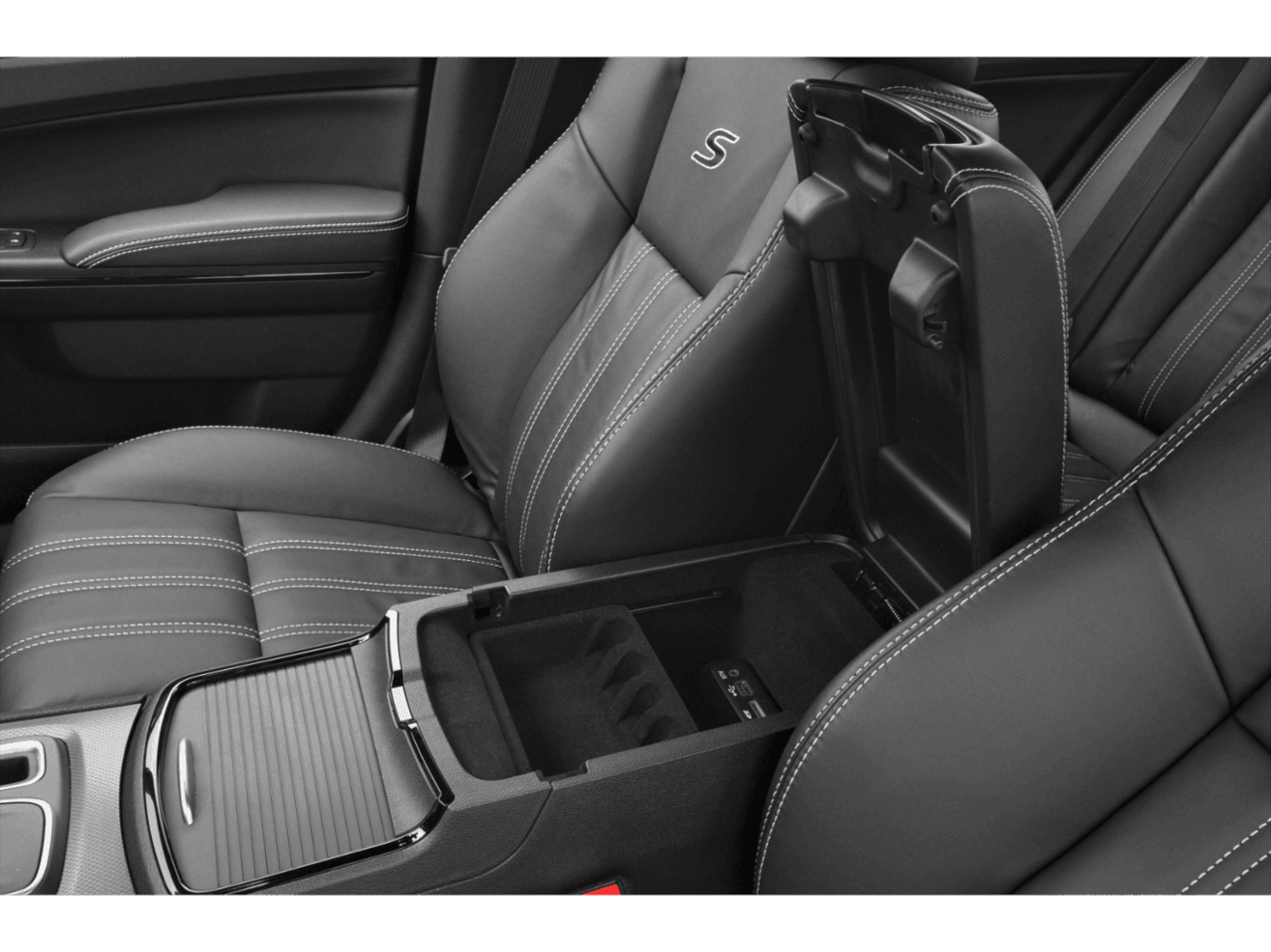 2018 Chrysler 300 300S - Interior Center Storage Console