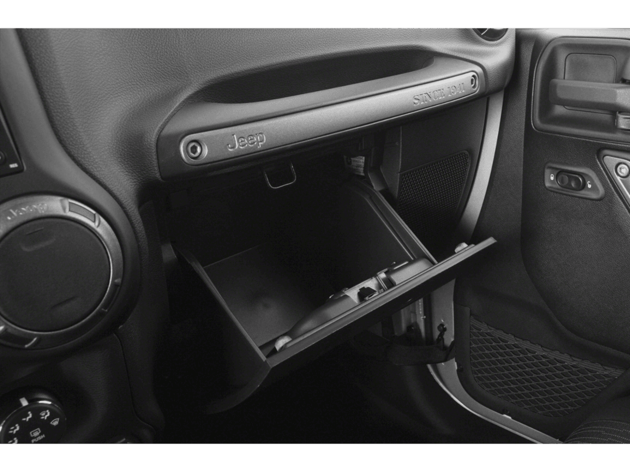 2018 Jeep Wrangler JK Unlimited Willys Wheeler W - Interior Glove Box