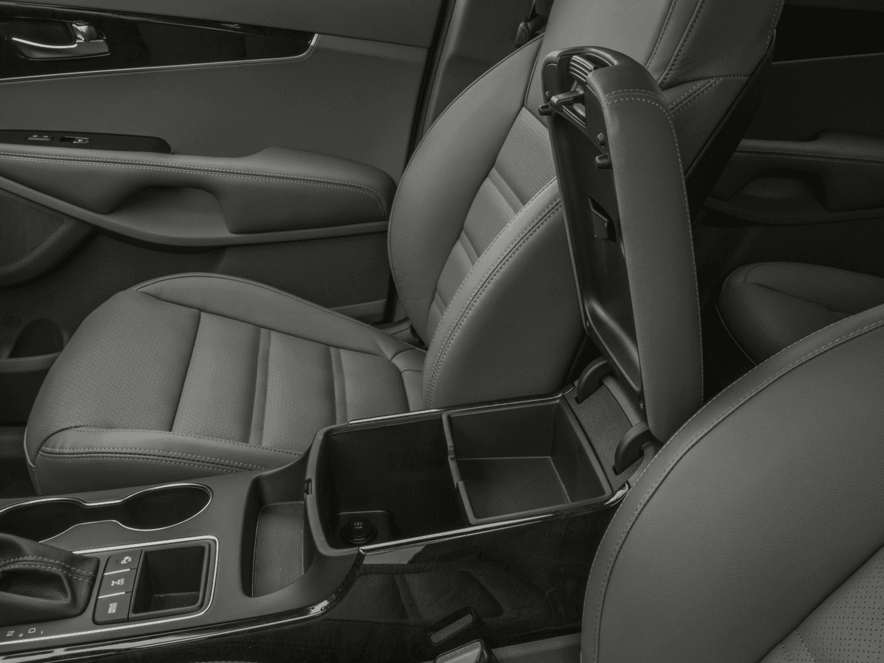 2018 Kia Sorento EX V6 - Interior Center Storage Console