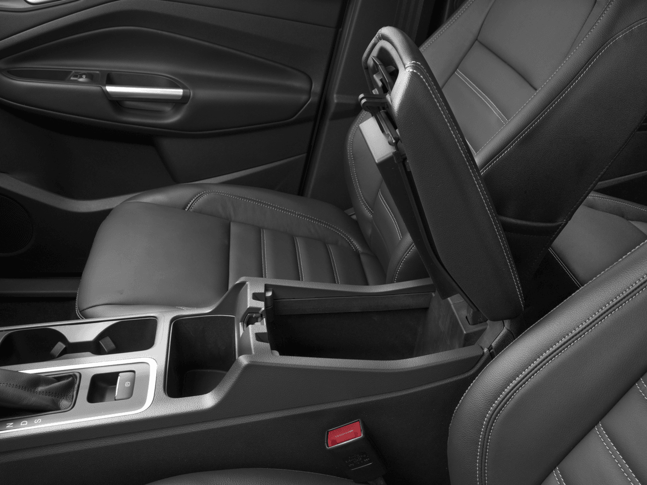 2018 Ford Escape Titanium 4WD - Interior Center Storage Console