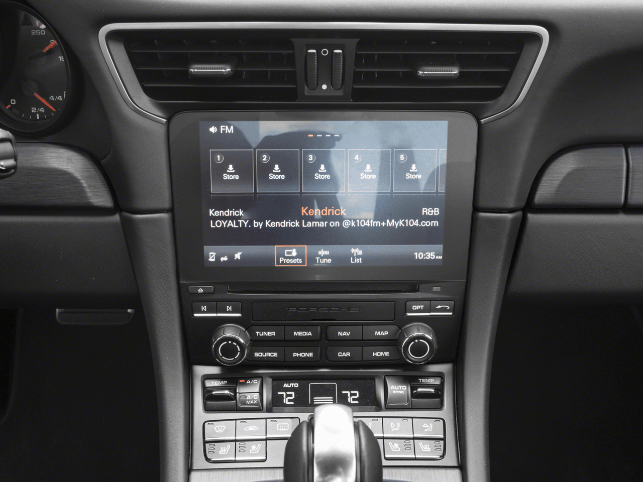 2018 Porsche 911 Carrera GTS - Interior Stereo System