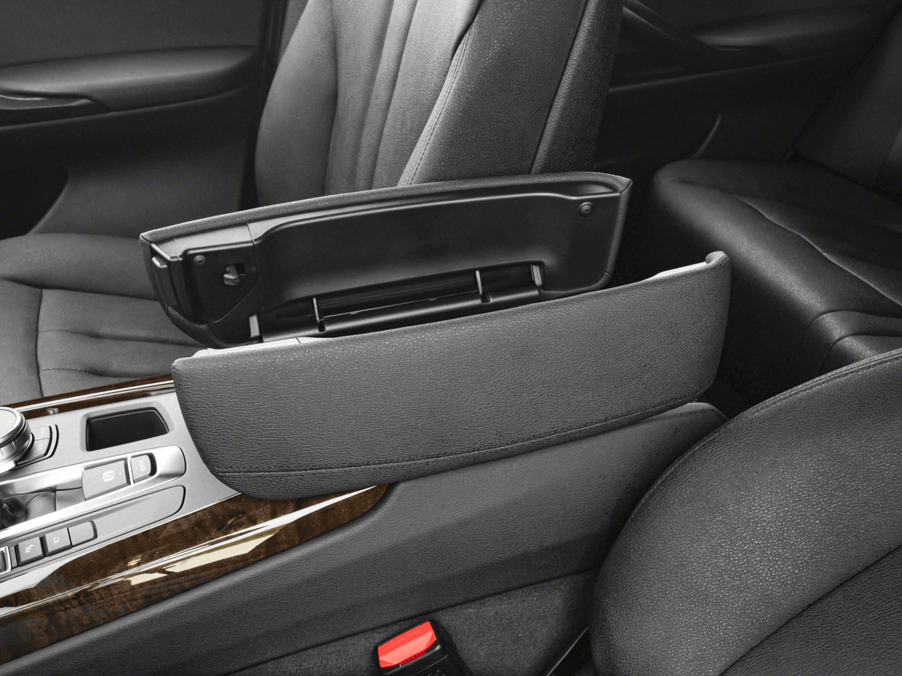 2018 BMW X5 sDrive35i - Interior Center Storage Console