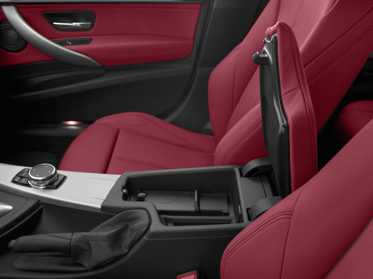 2018 BMW 3 Series 330i xDrive - Interior Center Storage Console