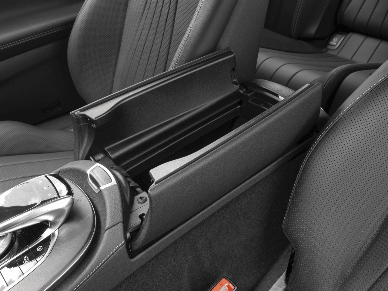 2018 Mercedes-Benz E-Class E 400 - Interior Center Storage Console