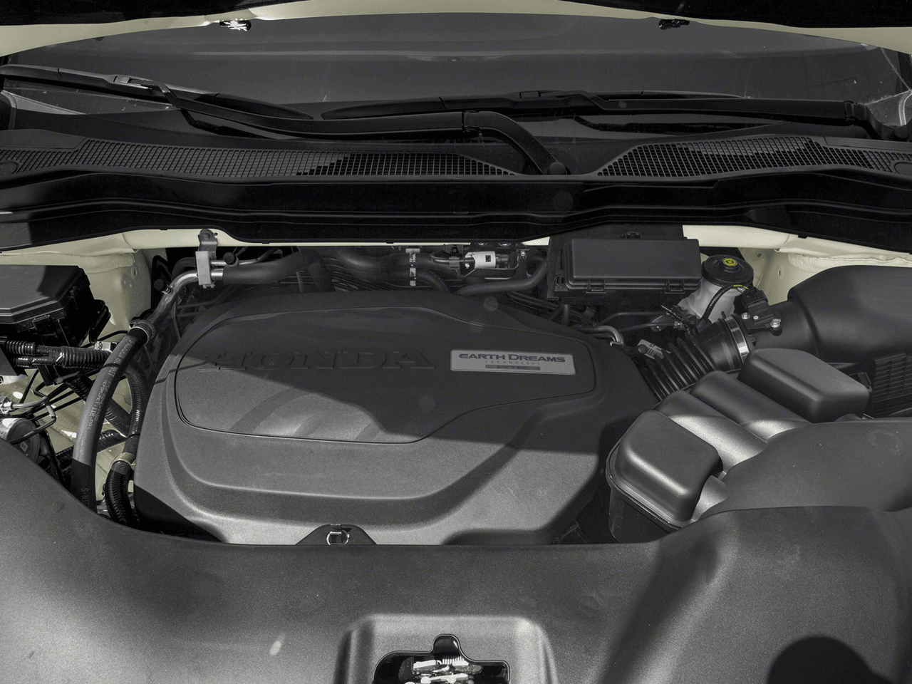 2018 Honda Ridgeline RTL-T - Interior Engine Shot Feature