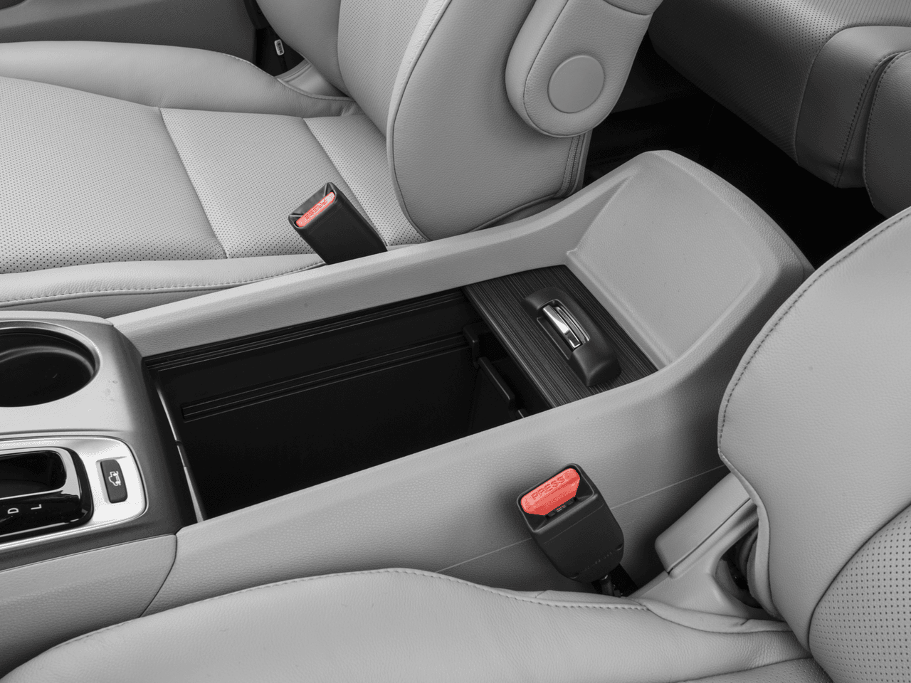 2018 Honda Ridgeline RTL - Interior Center Storage Console