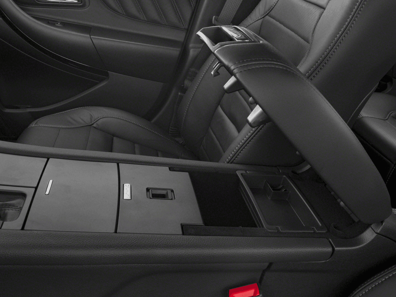 2018 Ford Taurus SHO AWD - Interior Center Storage Console