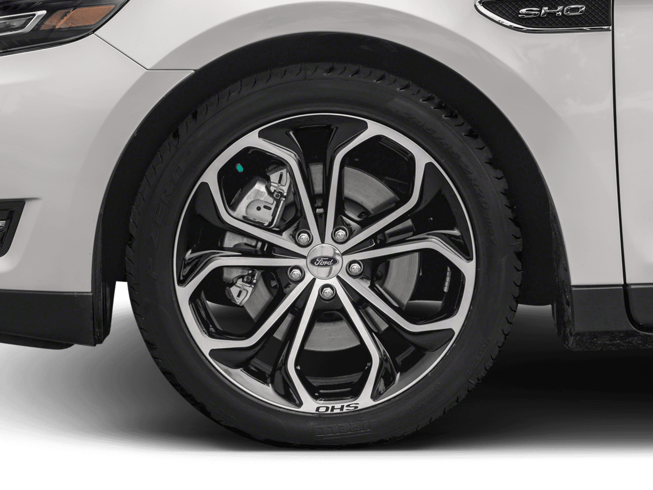 2018 Ford Taurus SHO AWD - Interior Wheel