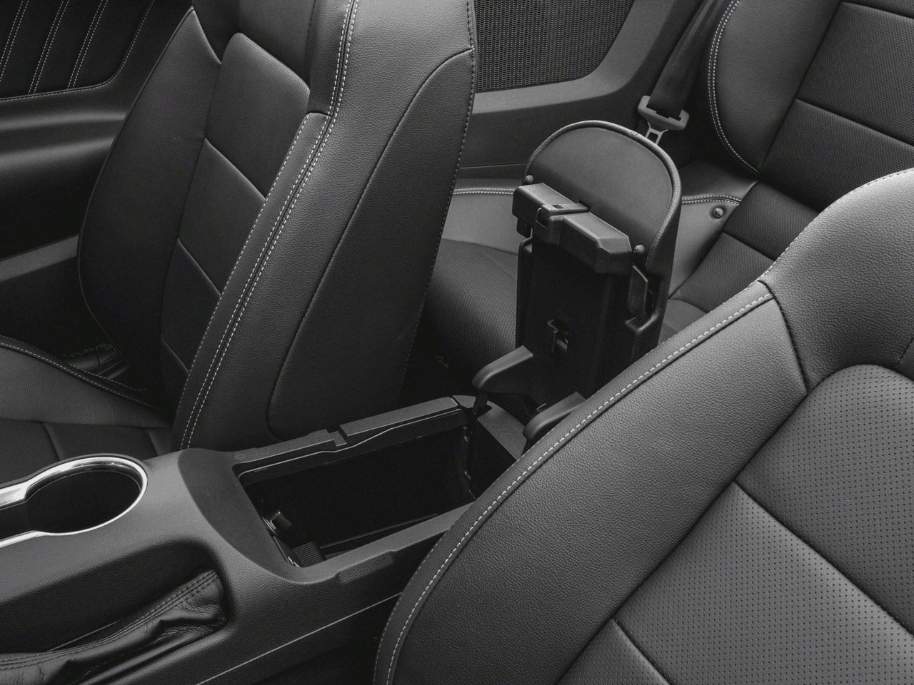 2018 Ford Mustang EcoBoost Convertible - Interior Center Storage Console