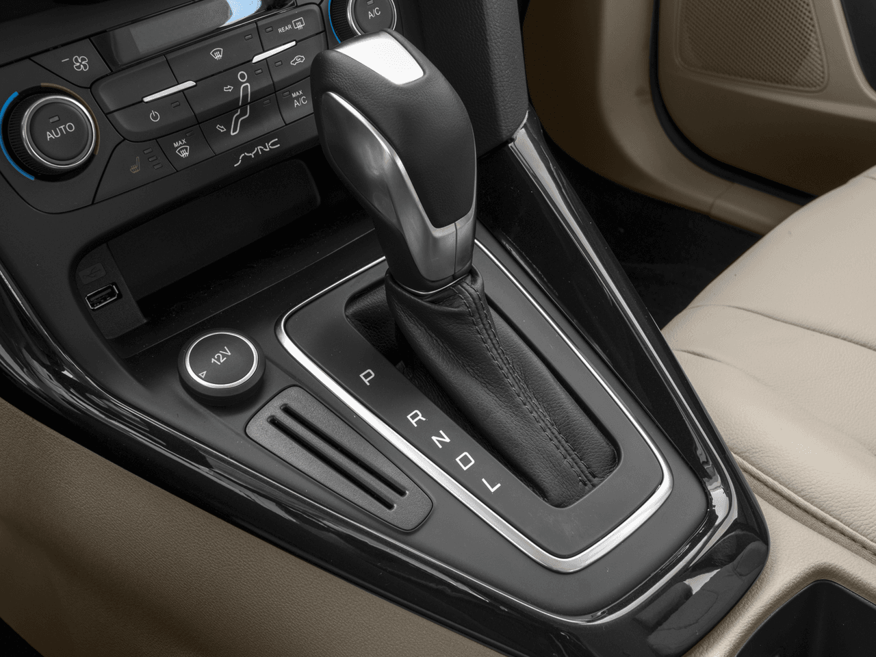 2018 Ford Focus Electric Hatch - Interior Gear Shift Feature