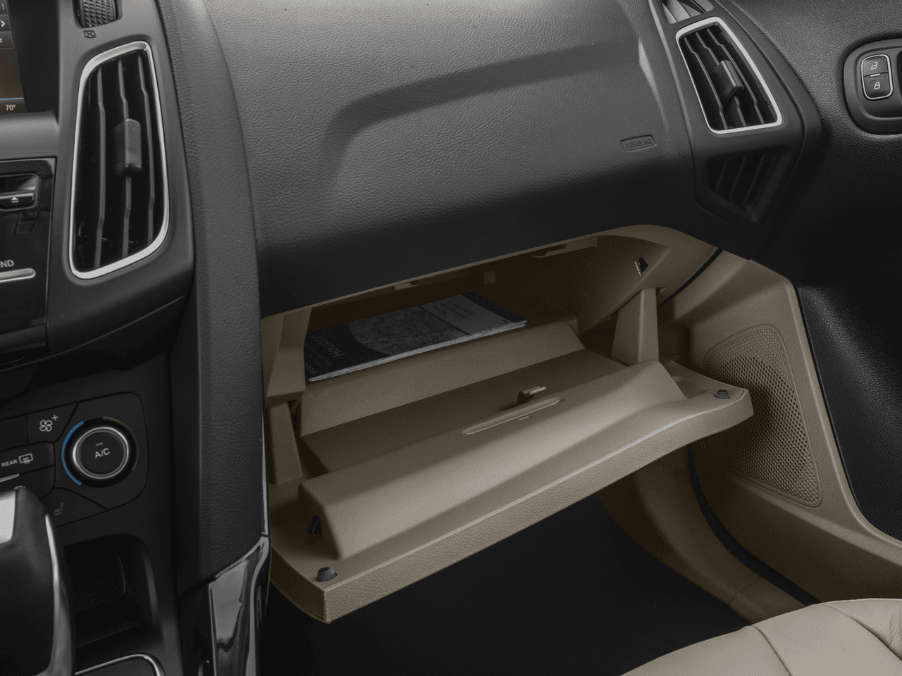 2018 Ford Focus Electric Hatch - Interior Glove Box