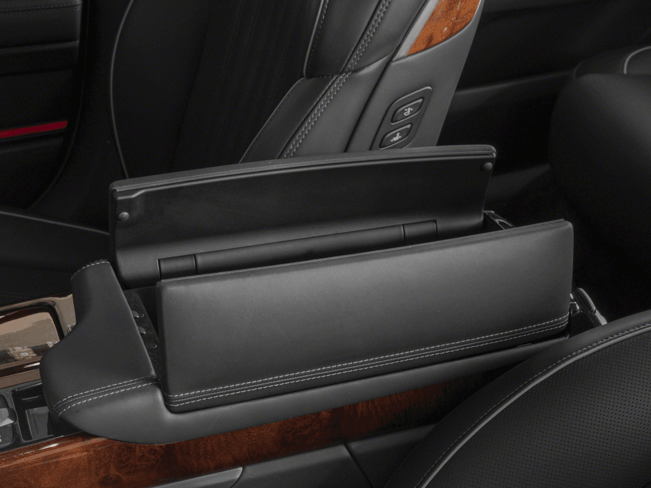 2018 Genesis G90 3.3T Premium - Interior Center Storage Console