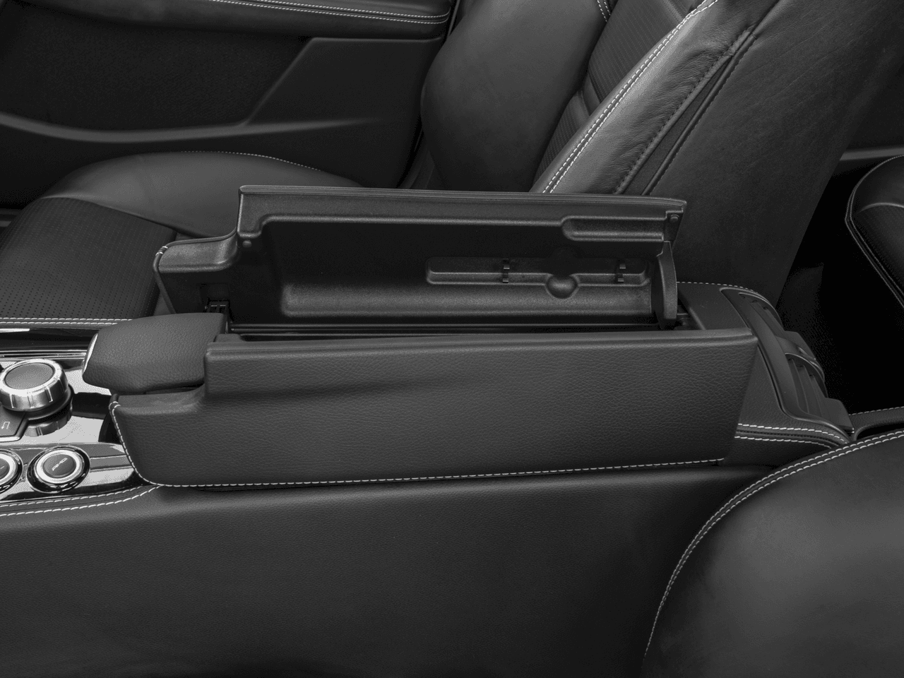 2018 Mercedes-Benz CLS AMG CLS 63 S - Interior Center Storage Console