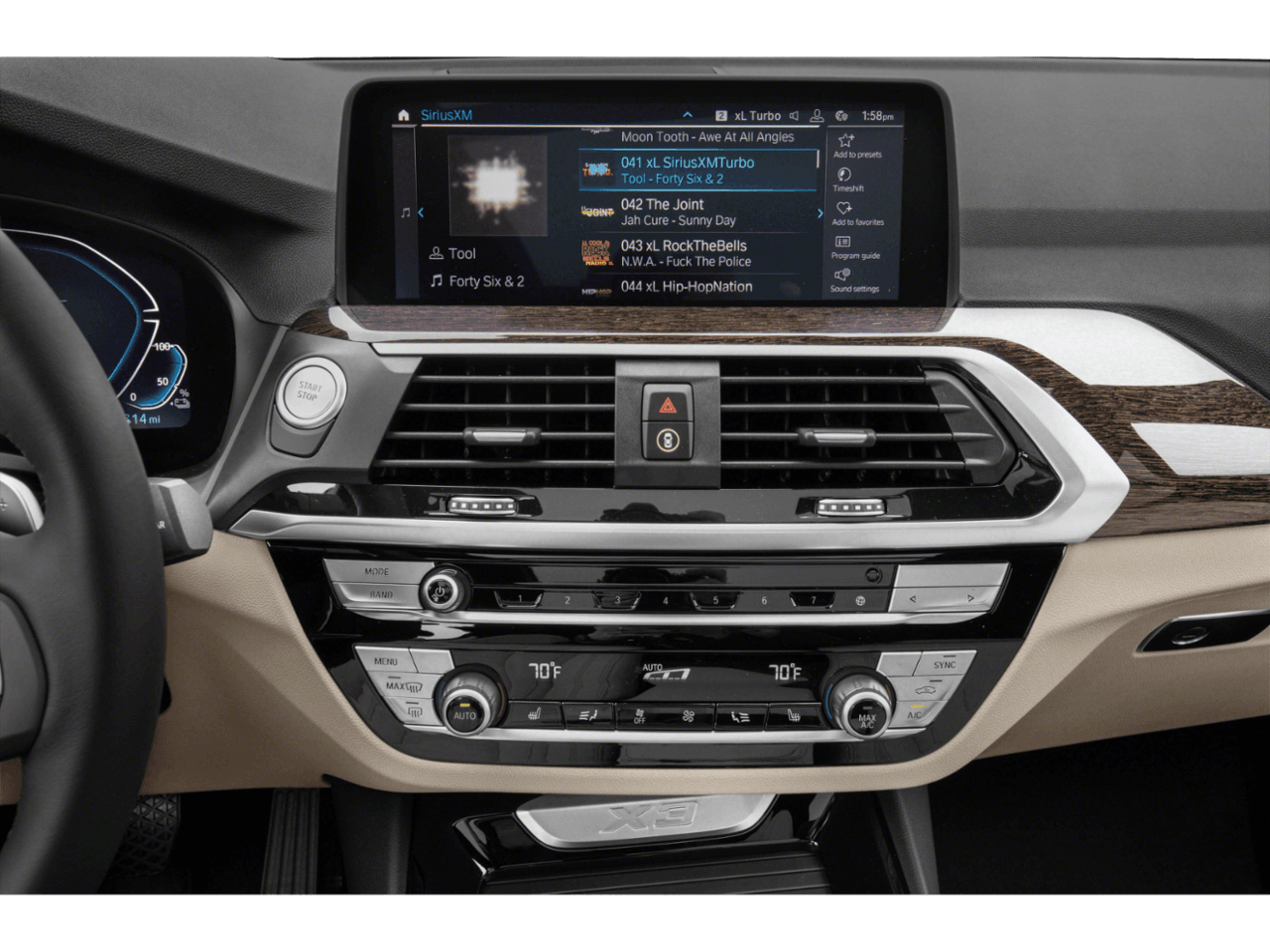 2021 BMW X3 xDrive30e - Interior Stereo System