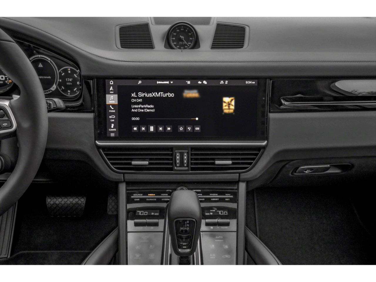 2021 Porsche Cayenne Turbo S E-Hybrid - Interior Stereo System