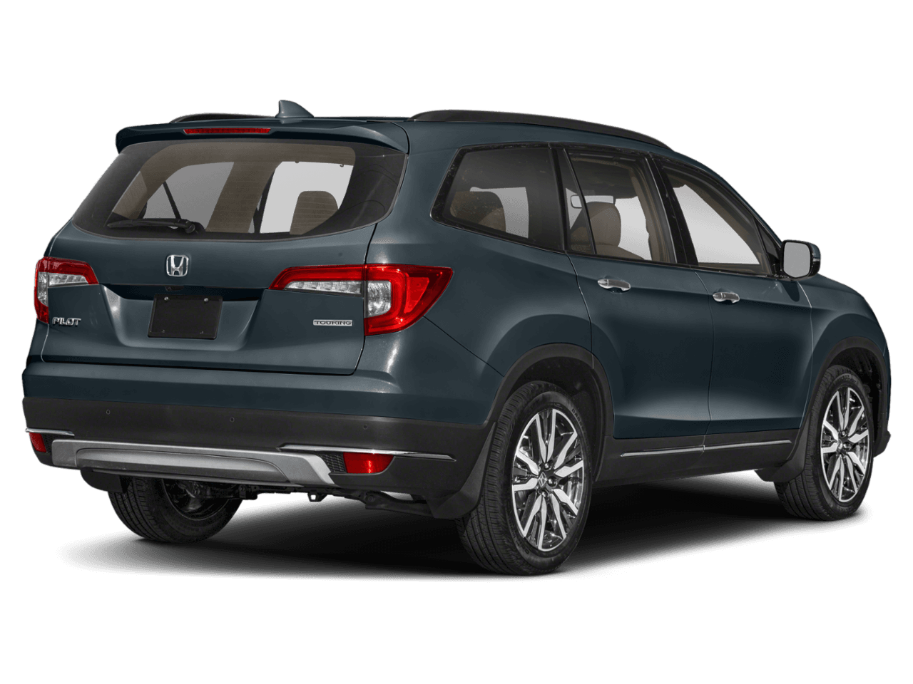 2022 Honda Pilot Touring 7-Passenger - Rear 3/4, facing to the right