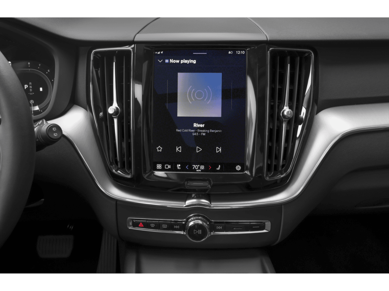 2023 Volvo XC60 Core - Interior Stereo System