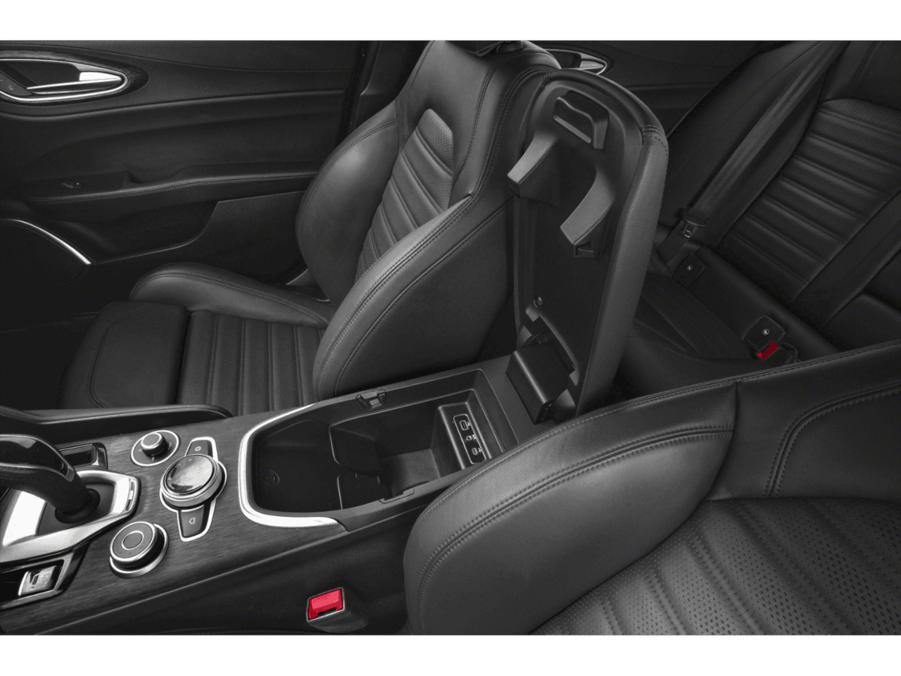 2023 Alfa Romeo Giulia Lusso - Interior Center Storage Console